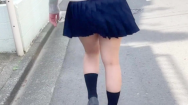 令人头脑风暴的色情视频展示了一位身材丰满迷人的日本美女