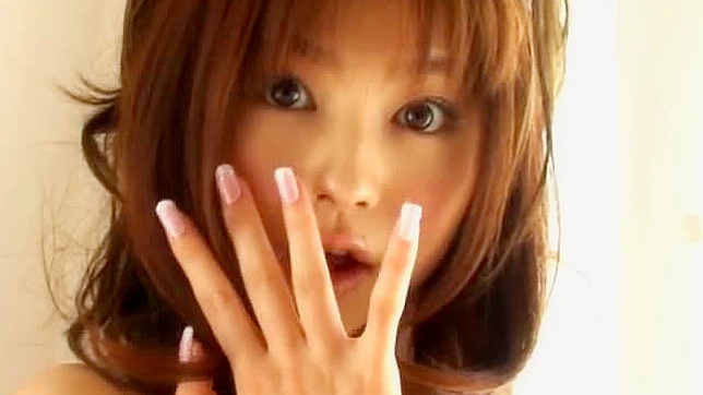 可爱的铃木朱音穿着史上最小比基尼