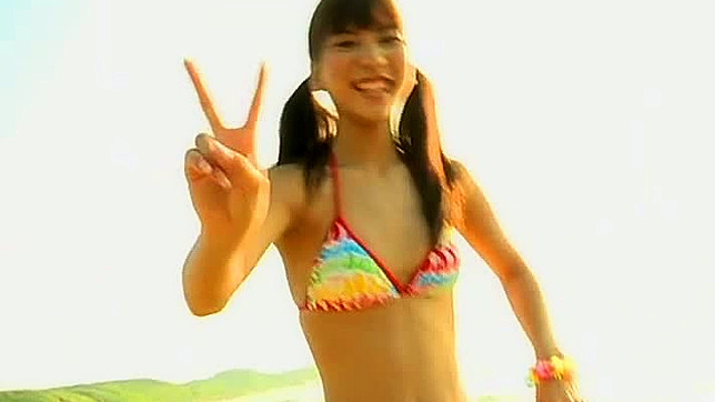 高城亚希是一位迷人的少女美女