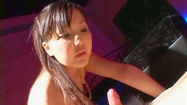 里奥·那库玛拉献上专业的亚洲式口交体验