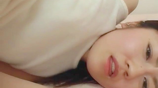 可爱的平泽莉奈被激烈地亚洲肛交