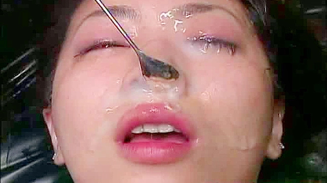 两位火辣亚裔女孩全身被精液注入
