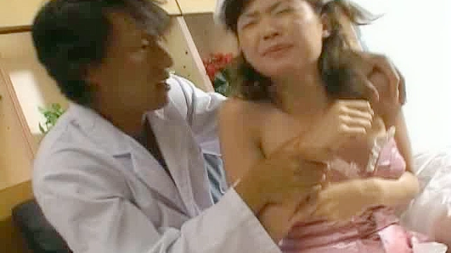 可爱的女仆山崎舞献上极致亚洲口爱服务