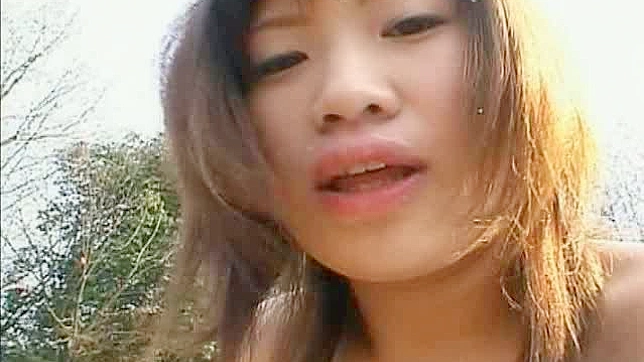 迷人的亚洲少女Rico Kurusu热爱户外做爱