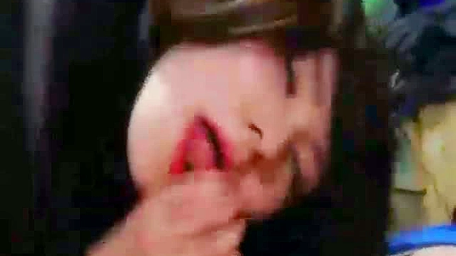 亚洲素人妹用丰满嘴唇施展魔力