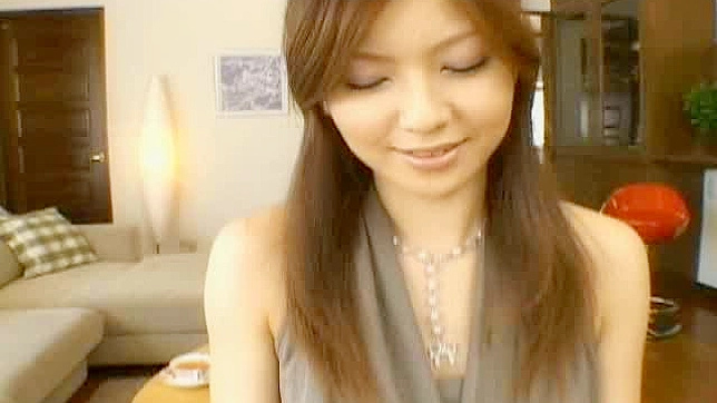 中村千佳献上极致亚洲口技后接受满面精华液洗礼