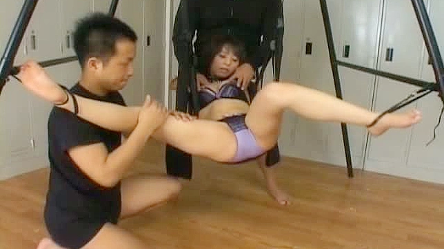 小泽优佳喜欢她的紧致亚洲蜜壶被狠狠地干