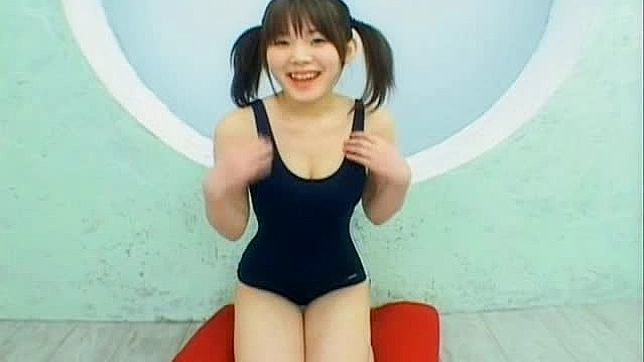 铃木咲美亚洲美女被揉胸并口交服务男伴