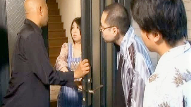 翔子翼 可爱亚裔娃娃献上口交服务