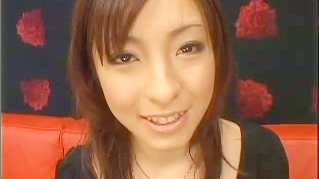 日本AV女优展示性感美腿并享受亚洲式口交颜射