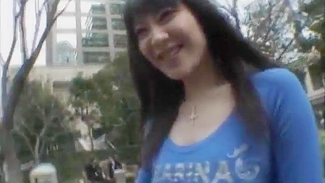 早桐夏美可爱的亚洲美女分开双腿表演