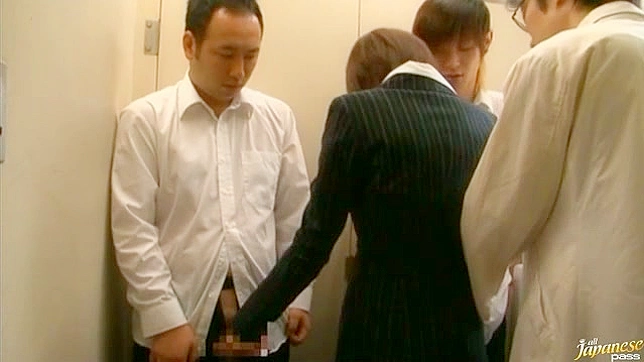 性感甜美的朝日奈明日里在办公室被从背后征服