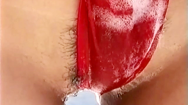 Janice和我在户外玩泡泡浴，享受激情时刻。