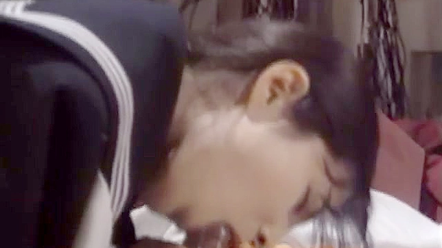 上野英里子亚洲小淫娃给朋友深情口交体验