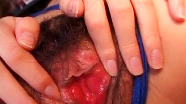 亚洲美女高潮时张开湿润的阴道