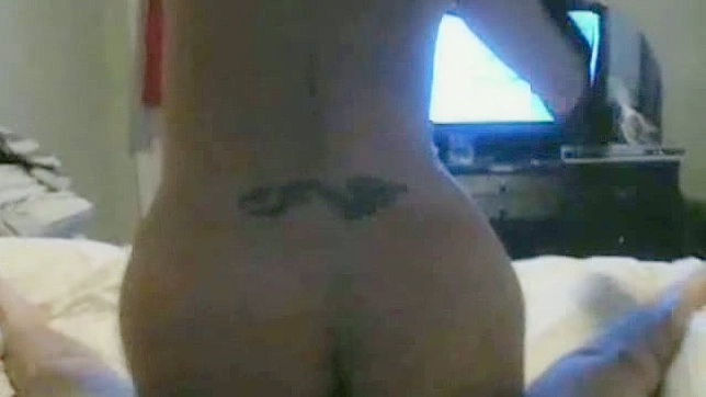 在家第一人称视角下用小穴猛套鸡巴的妹子