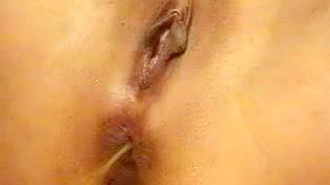 日本美女勇敢自慰剃光的阴部