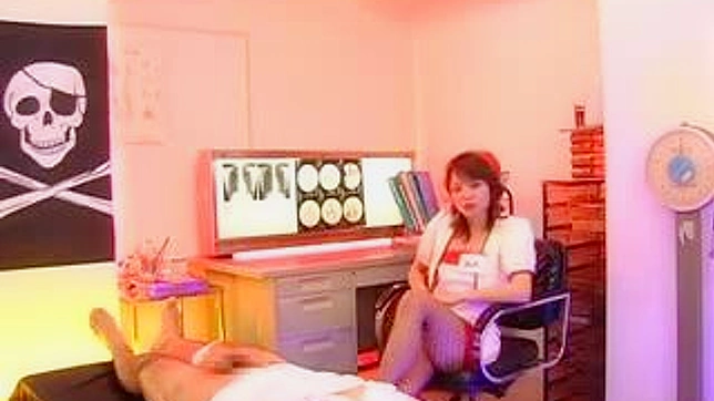 天真直女室内狂吸大棒子