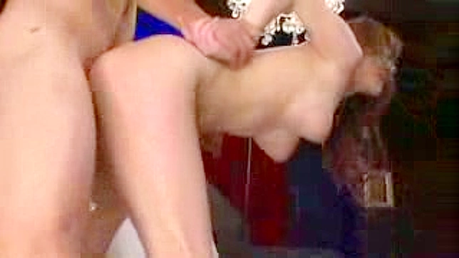 美女狗趴式激情做爱令人陶醉