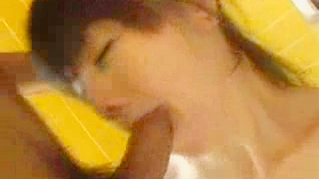 直男正在吸吮巨大的阳具