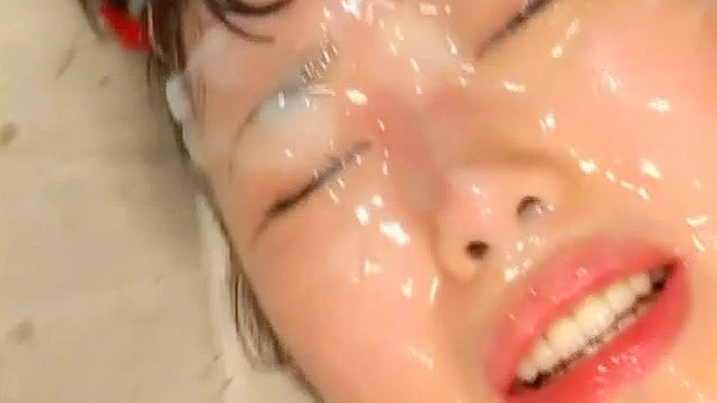 足球美女白石彩香享受着大量的欢乐精液喷洒