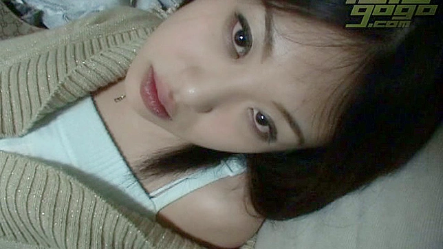 迷人又性感的女孩用玩具自慰阴道