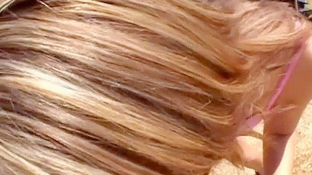 拥有圆润臀部的美女正在户外进行肛交