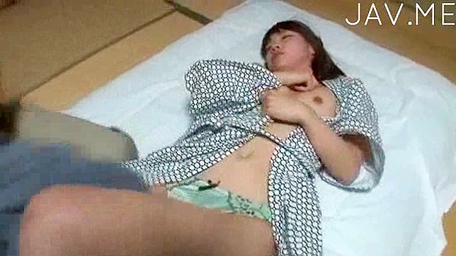 性感亚洲美女室内真实交媾体验