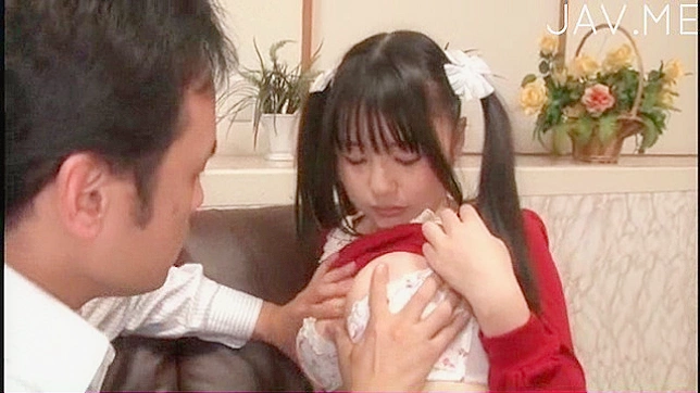 双马尾年轻女学生在想做爱的事