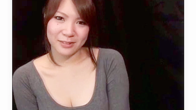 业余年轻日本妹深情吸吮粗大阳具