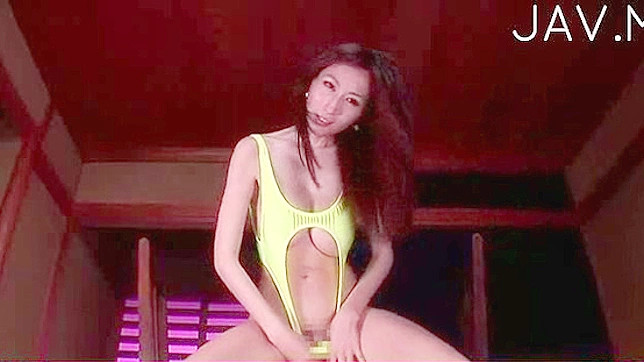 比基尼模特表演令人惊叹的口活艺术