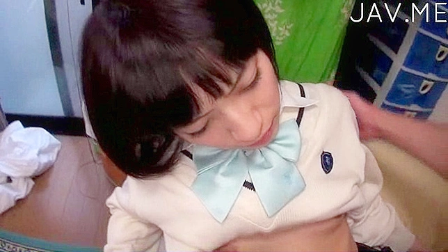 大胆可爱的亚洲妹毛茸茸的私处享受群交乐趣