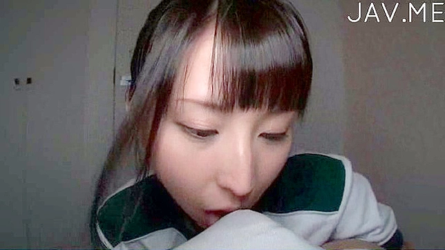 大胆业余美人跪地猛吸粗长硬棒