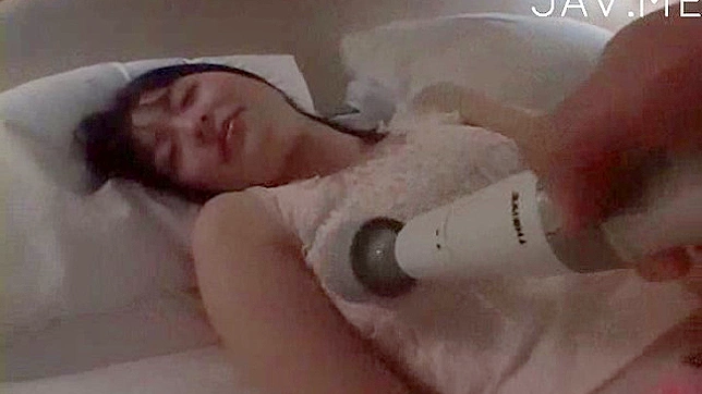 业余宝贝在激烈啪啪中发出性感呻吟声