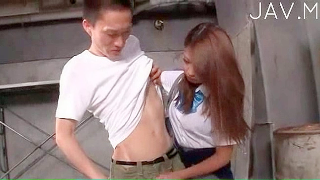 迷人日本少女技艺精湛口交服务