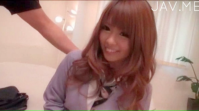 独自一人，她希望有个男人能加入她的世界。