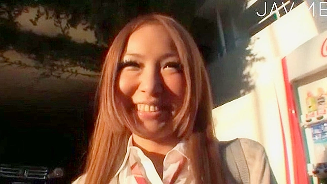 绝美女神边秀乳沟边被狠狠干翻