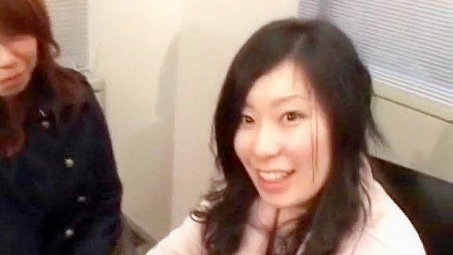 害羞的业余美女失去天真模样，主动口交服务