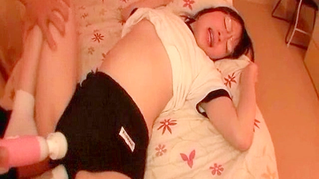 性感振动棒玩乐：素人美女翘腿享受刺激体验