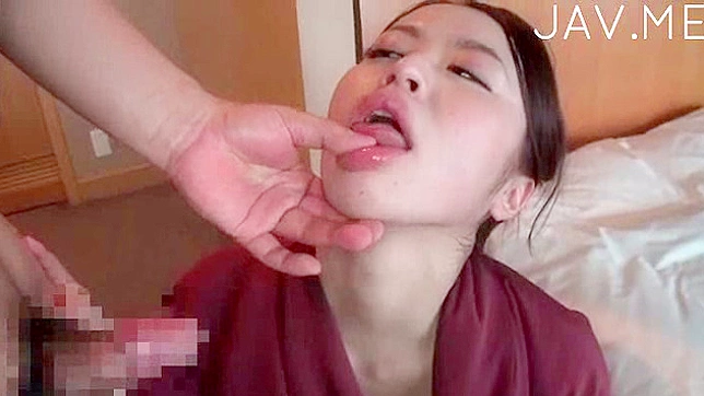 灵活美女享受毛茸茸的小穴被猛戳后进行变态头交