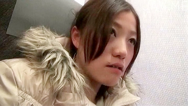 漂亮日本少女独自户外散步中