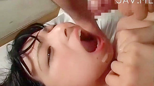 无法满足的业余美女准备参加疯狂群交派对娱乐