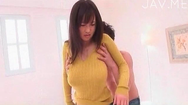 可爱的业余美女穿着另类内衣尽情挑逗