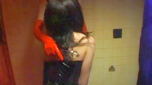 性感迷人的美女进行激烈的性爱