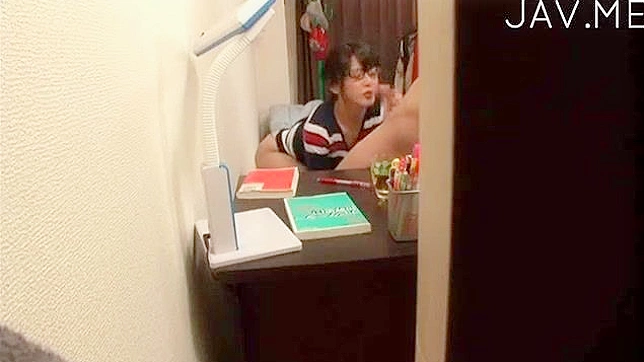 渴望的业余美女享受用大屌填满她的嘴