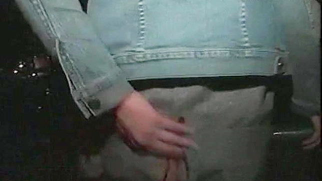 性感亚洲美女享受被阴道深入的快感