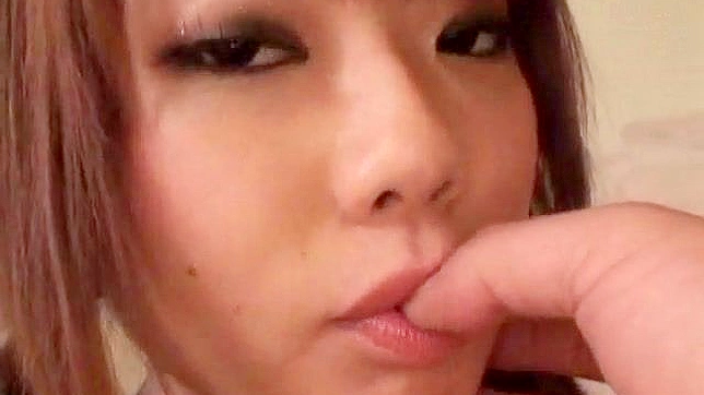 娇小日本少女为他口交坚硬大屌