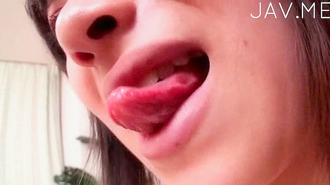 性趣盎然的小胸日本女狗交被猛烈撞击