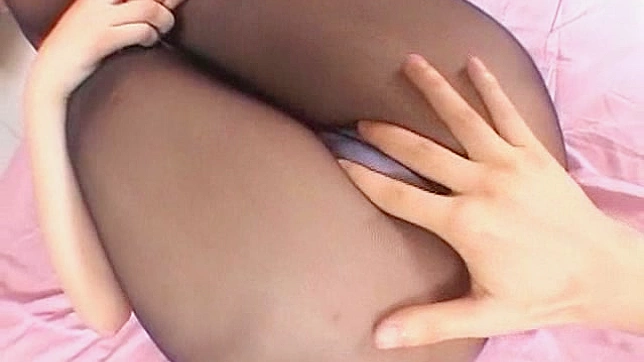 红发日本妹穿丝袜狂吸粗壮巨根