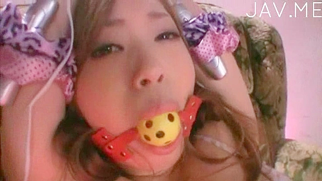 与温顺的日本少女野性放荡交媾